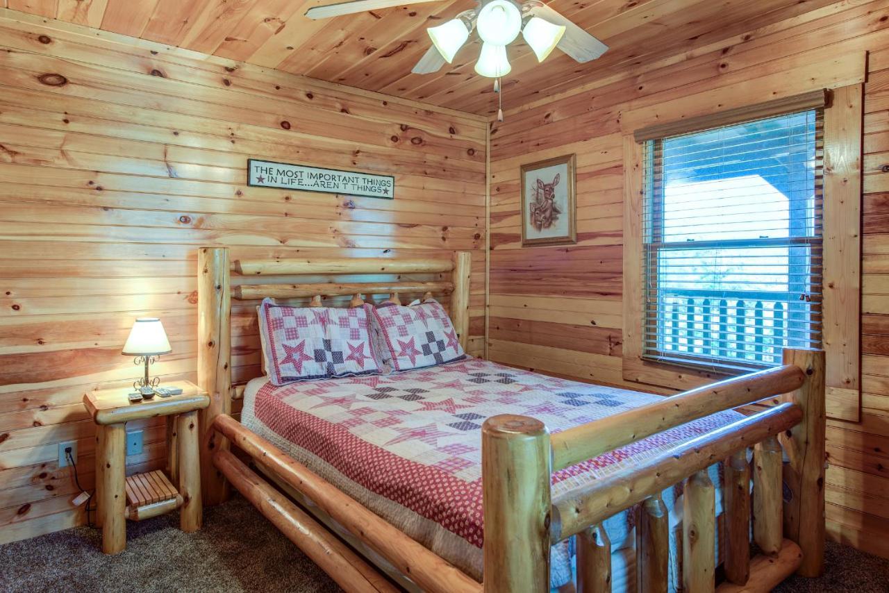 Вилла Hemlock Manor Гатлинбург Экстерьер фото